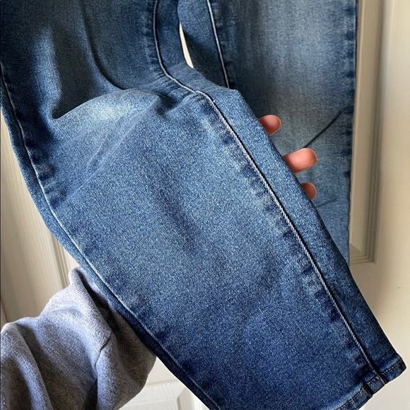 Universal Thread mid rise 80s slim jeans - Picture 4 of 5